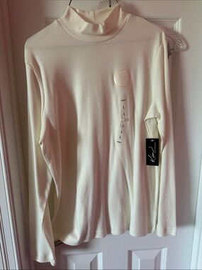 Kim Rogers Cream Turtleneck Long-Sleeve Sweater